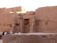 Eingang_Tempel_RamsesIII